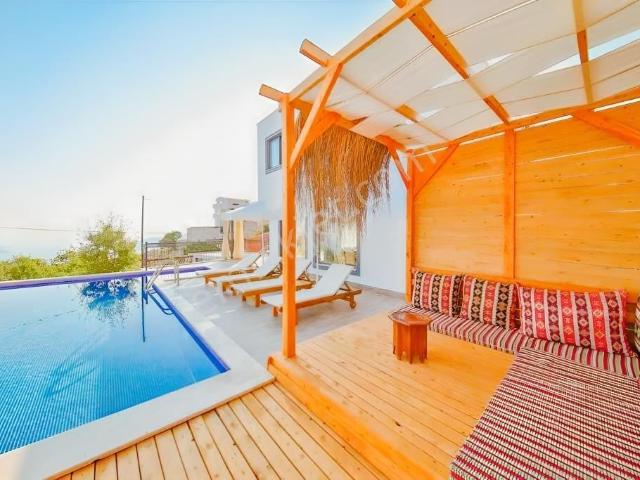 Acil Satılık Kaş Kalkan 4+1 Özel Lüks Villa