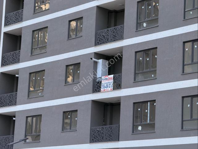 Kaçmaz Emlak Yeni Hayat Sitesi 2+1 Kiralık Daire! Ön Cephe!