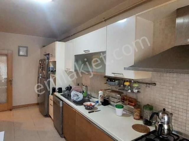 Kaçmaz'dan Altıntepe Sahilde Bostancıya Sınır Site İçinde 3+1