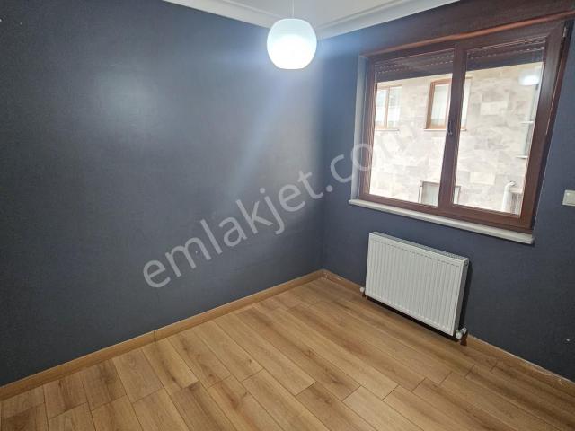 Kaçmazdan Merkezi Konumda Düz Girişli Kiralık 1+1 Dairemiz