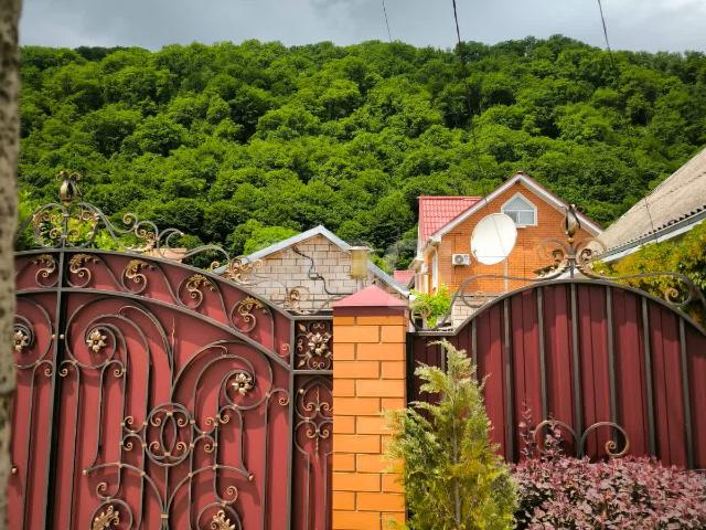 Каменномостский пгт, Крылова ул
