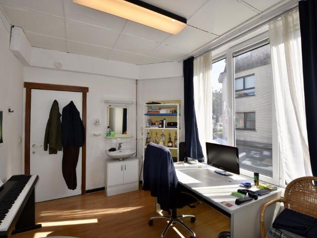Kamer 4 Val­ke­niers­straat 31
