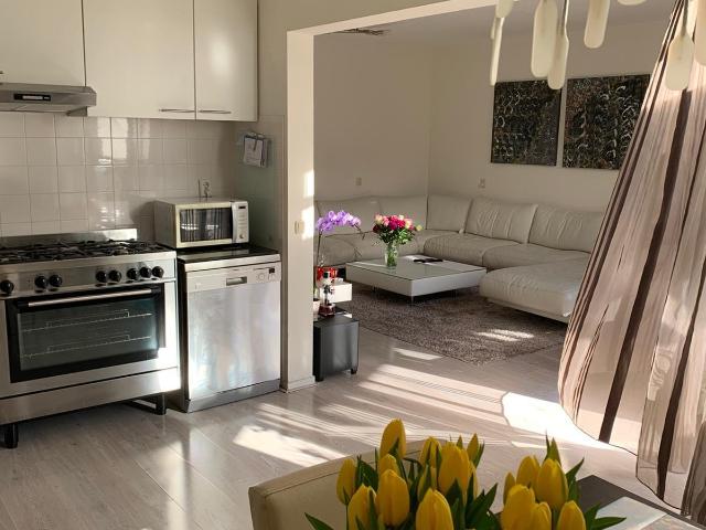 Kamer 700 / met inschrijving + 250