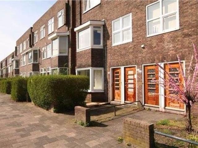 Kamer te huur E. Thomassen à Thuessinklaan 40 A2E in Groningen voor € 475