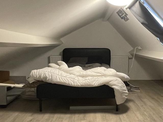 Kamer Van der Waalsstraat in Groningen
