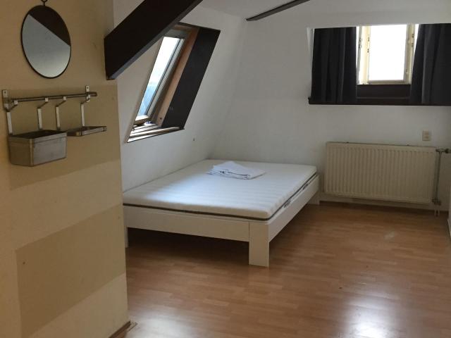 Kamer vrij in het Bezuidenhuis