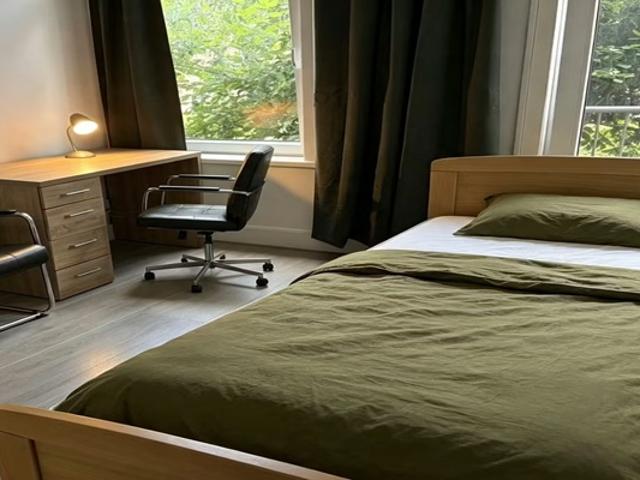 Kamer Bernardus Gewinstraat in Rotterdam