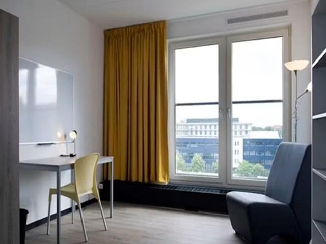 Kamer Burgemeester Oudlaan in Rotterdam