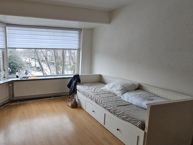 Kamer E. Thomassen a Thuessinklaan in Groningen