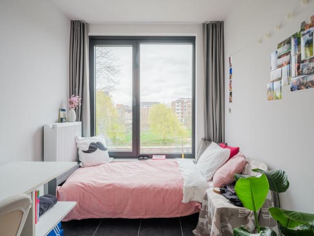 Kamer eigen douche Brus­sels­epoort­straat 89
