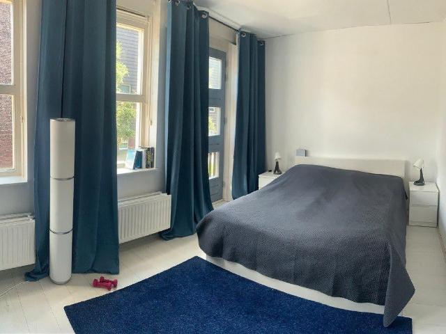 kamer in Almere, Nederlandstraat