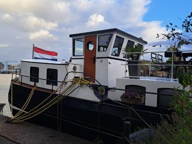 Kamer op gezellig woonschip van 28m