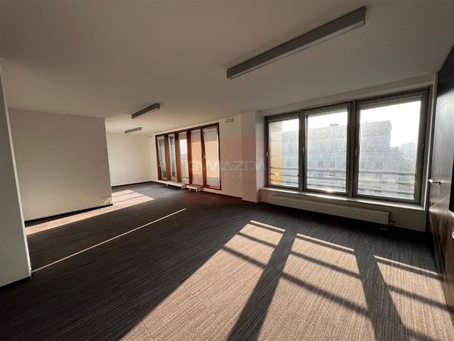 Kameralne biuro 126 m² z tarasem, klimatyzacja, ochrona
