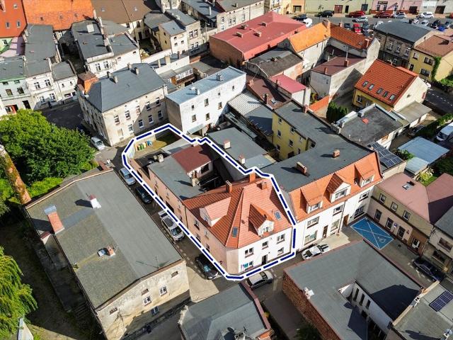 Kamienica z mieszkaniami i lokalami, centrum Ostrzeszowa