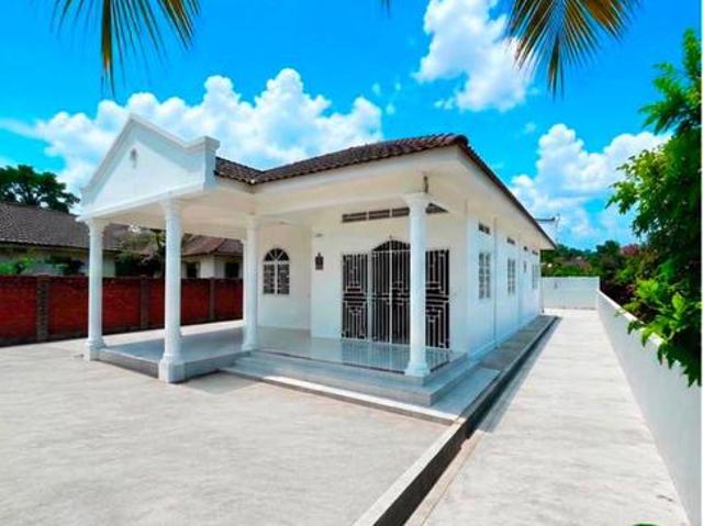 KamparBanglo 5300 sqft Land Good Investment Homestay 100 Full Loan