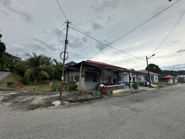 Kampung Alah Batu Lot House for sale