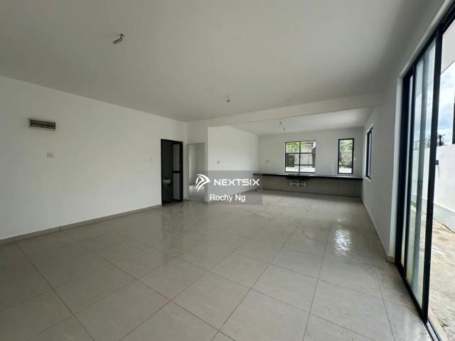 Kampung Pegawai @ Batu Pahat Double Storey Shoplot for Sale