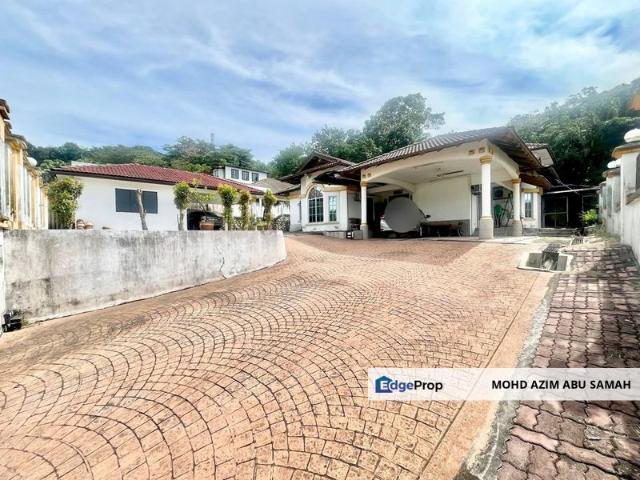 Kampung Sungai Pelong
