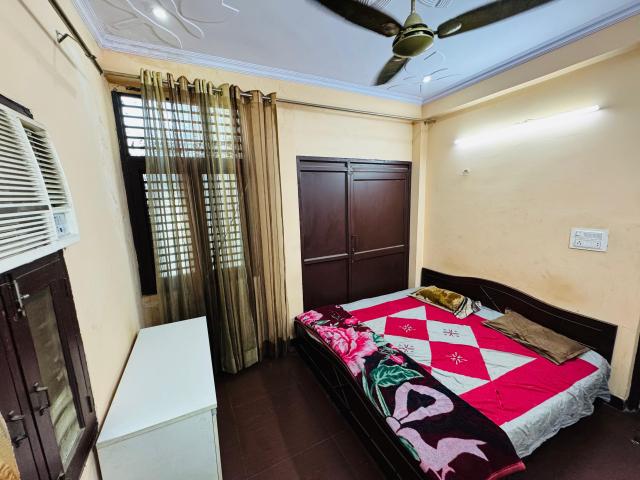 Kamras Apartment 4 Bedroom 220 Sq. Mt. Builder Floor in Indrapuram Ghaziabad Listing ID: #9896