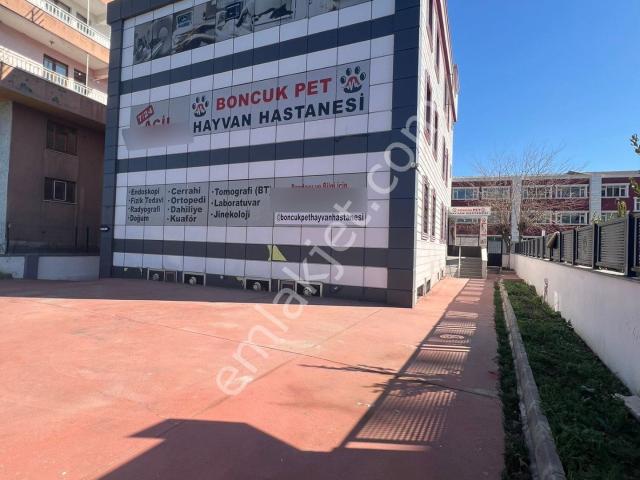 Kantar Kavşağında 4 Katlı 17 Odalıboş İşyeri