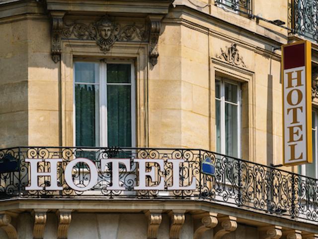 KANTON WAADT: GROSSES FAMILIENHOTEL ZU VERKAUFEN