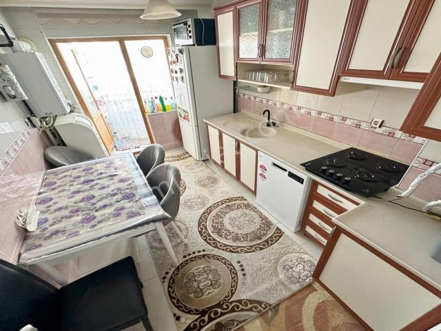Kanuni'de Asansörlü Ara Kat Cadde Yakını Ön Cephe 3+1 Daire