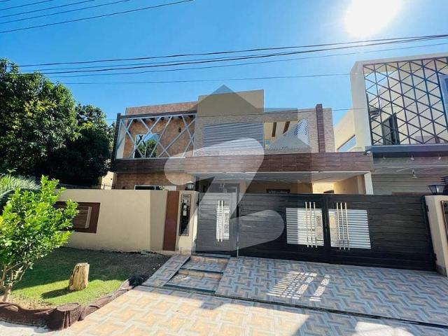 Kanal 60 feet road house for sale