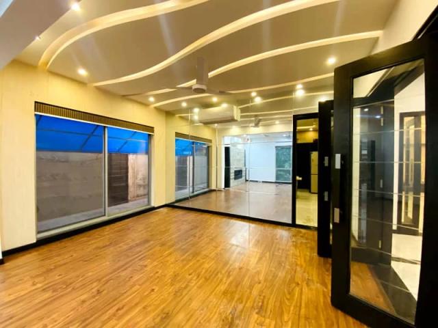 Kanal 3bed upper portion for rent in dha phase 6 Lahore DHA Defence ID 83476