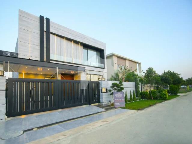 Kanal Top Of The Line Luxurious Bungalow Phase 7