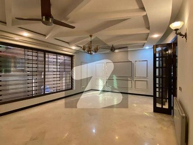 Kanal unfurnished 5 bedrooms double unit house available for sale