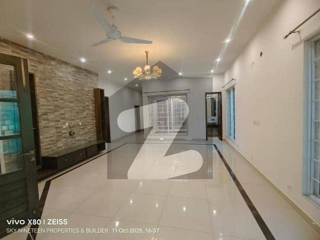 Kanal upper portion available for rent