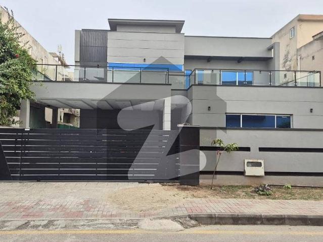 Kanal Well Maintained House At A Very Prime Location With Affordable Price