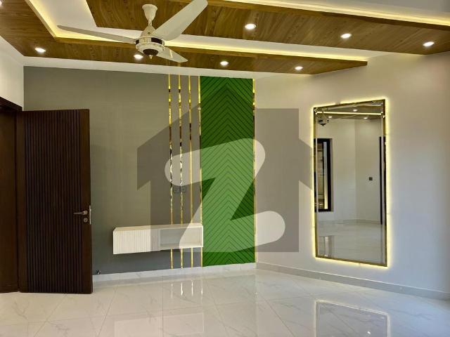 Kanal Boulevard Design House For Sale Bahria Town Phase 4