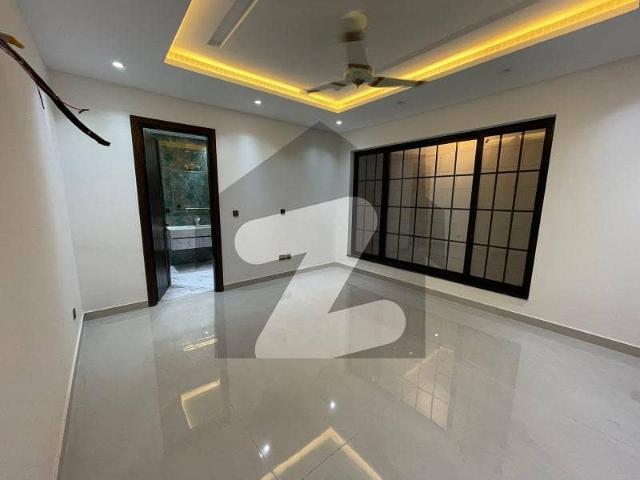 Kanal brand new upper portion available for rent in dha phase 3