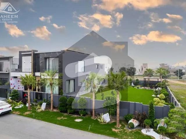 Kanal bungalow kanal lawn near carrefour house for sale in dha, lahore