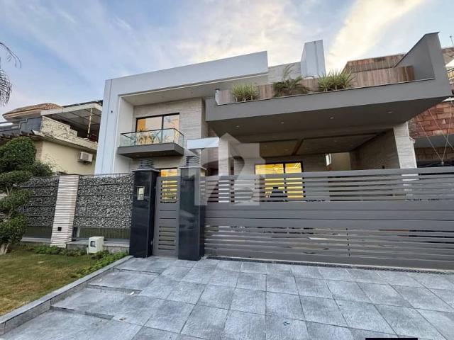 Kanal Designer House For Sale Top Height Location Near Express Way &Amp  Central Park