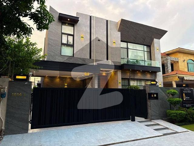 Kanal eye catching superb luxury bungalow for sale