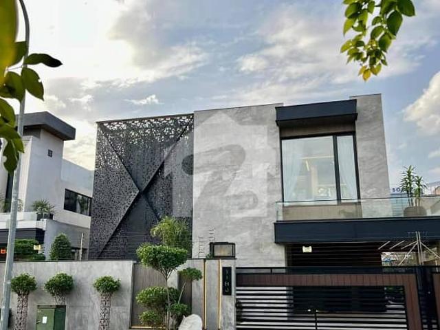 Kanal full basement fully furniseh eye catching superb luxury bungalow for sale