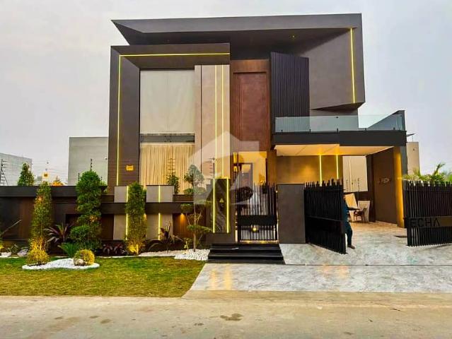 Kanal full furniseh eye catching superb luxury bungalow for sale