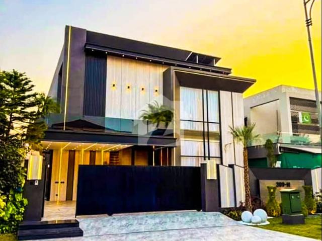Kanal full furniseh eye catching superb luxury bungalow for sale