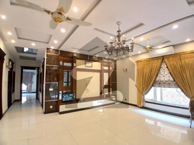 Kanal Full House Slightly Used For Rent DHA Phase 6