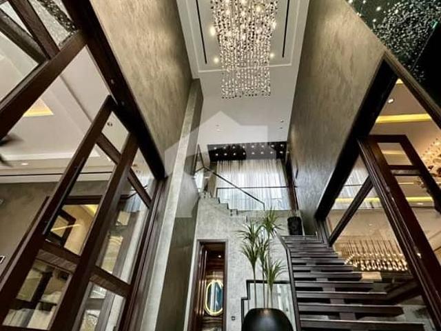 Kanal furniseh eye catching superb luxury bungalow for sale