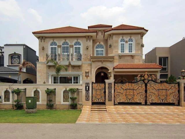 Kanal house for sale in DHA lahore spanish house beatifull location Lahore DHA Phase 6 ID 05921