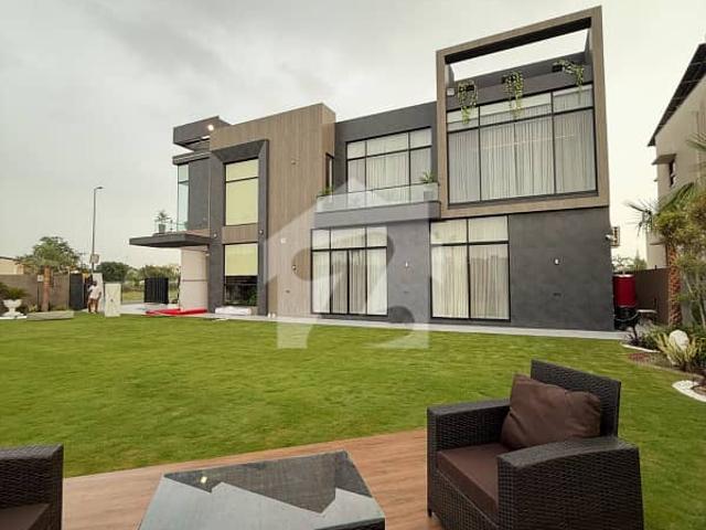 Kanal Lawn Kanal House Full Basement Full Furnished Luxury Living Bungalow for Sale DHA Lahore