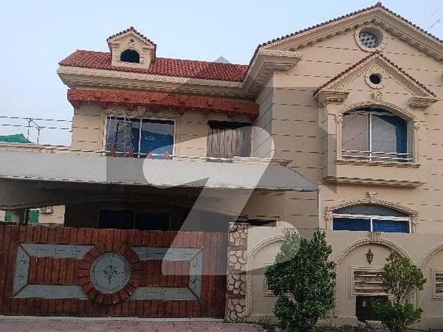 Kanal Luxury 6 Bedrooms Furnished House Available For Rent