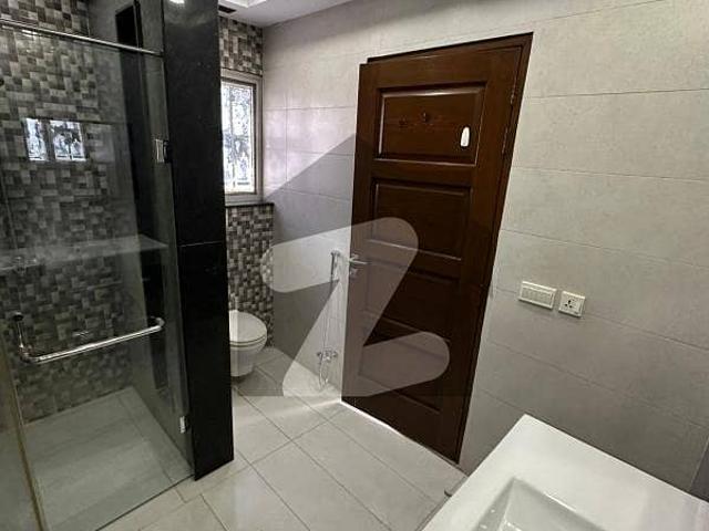 1 Kanal Modern Design Upper Portion Available 3bed 1.50 Lakh