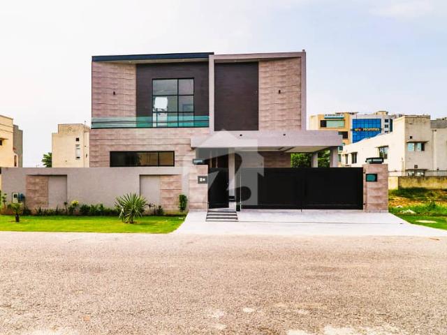 Kanal Modern House For Sale At Hot Location Near Raya Masjid