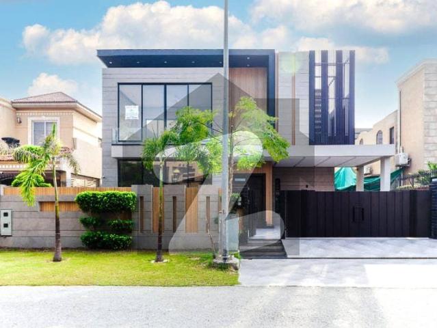 Kanal Modern House For Sale with Basement at Top Location Very Close to Dolmen Mall Al Fateh & Commercial HUB