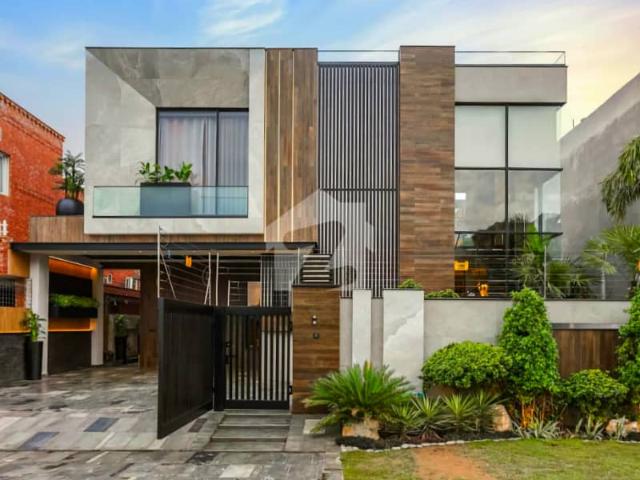 Kanal Mohsin ALi Design Brand New House For Sale At Hot Location Close To Mosque And Raya Fairways