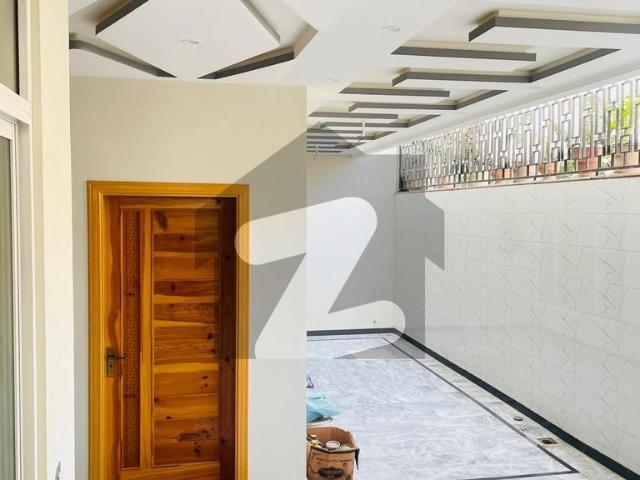 Kanal Owner Made House For Sale in Zone 03, Regi Model Town Phase 3